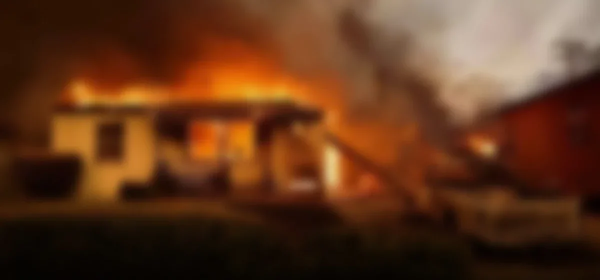 Emergencia en el sureste de EE. UU.: Incendios devastadores y evacuaciones masivas