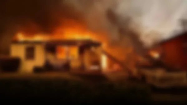 Emergencia en el sureste de EE. UU.: Incendios devastadores y evacuaciones masivas