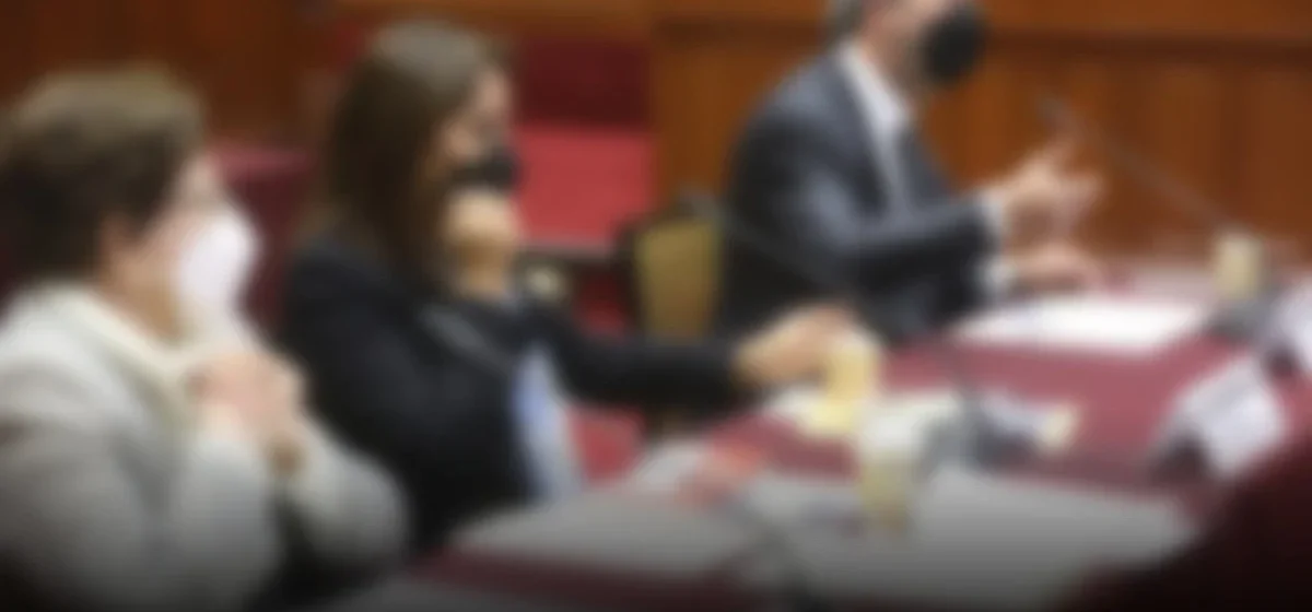Controversia en el Congreso: Jefe de la ONPE defiende retrasos en elecciones y enfrenta críticas