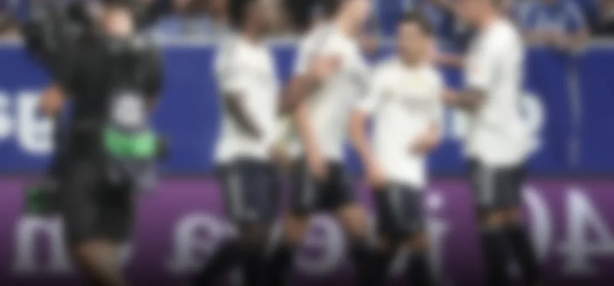 El Real Madrid se aferra a la cima con una victoria contundente sobre el Real Oviedo