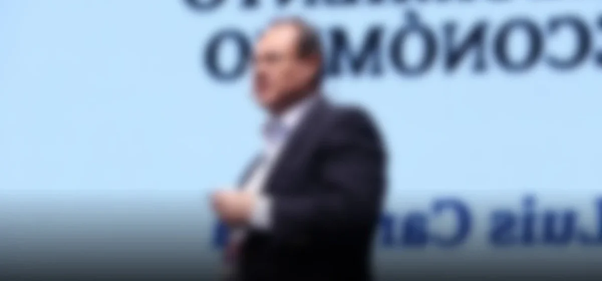 Luis Carranza propone un nuevo enfoque económico en debate electoral