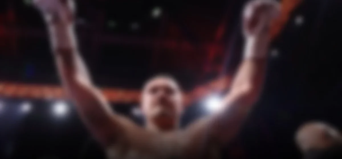 Oleksandr Usyk logra una victoria épica en las Pirámides de Guiza