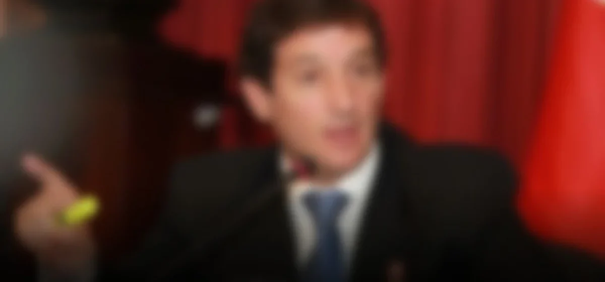 Renzo Reggiardo se retira de la contienda electoral y defiende la democracia en Lima