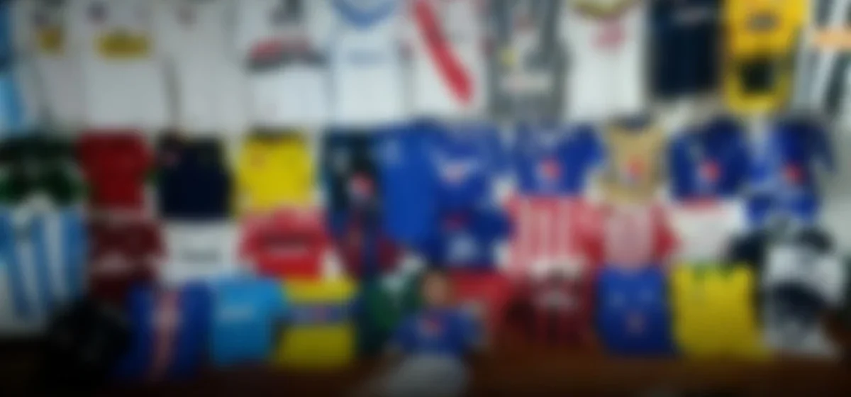 Camisetas que cuentan historias: el fenómeno del coleccionismo futbolero en Lima