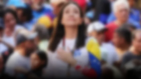 María Corina Machado anuncia su regreso a Venezuela en medio de la crisis sísmica