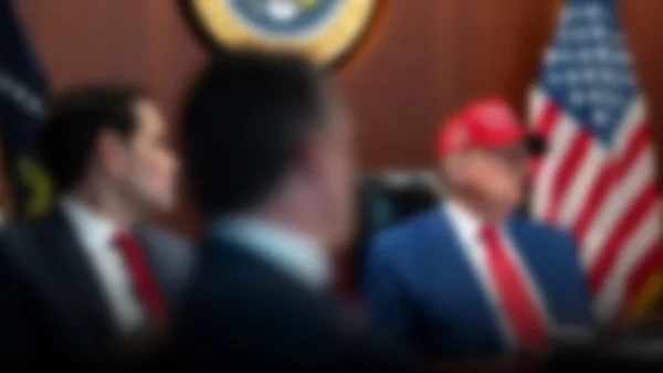 Trump asegura que las negociaciones con Irán siguen en marcha a pesar de tensiones regionales