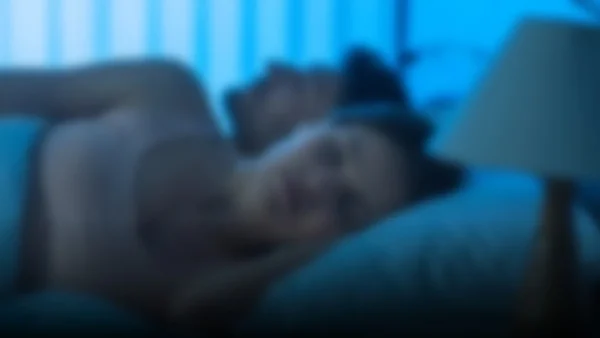 Dormir con la puerta cerrada: un refugio emocional en tiempos de estrés