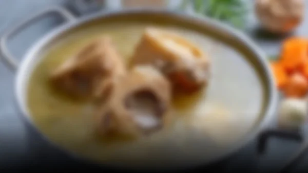 El caldo de huesos: ¿un superalimento o solo un mito?