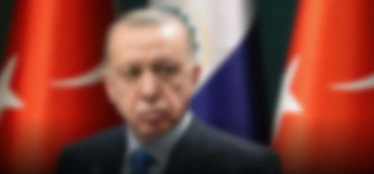 El sorprendente regalo de Erdogan a los líderes de la OTAN: revólveres personalizados
