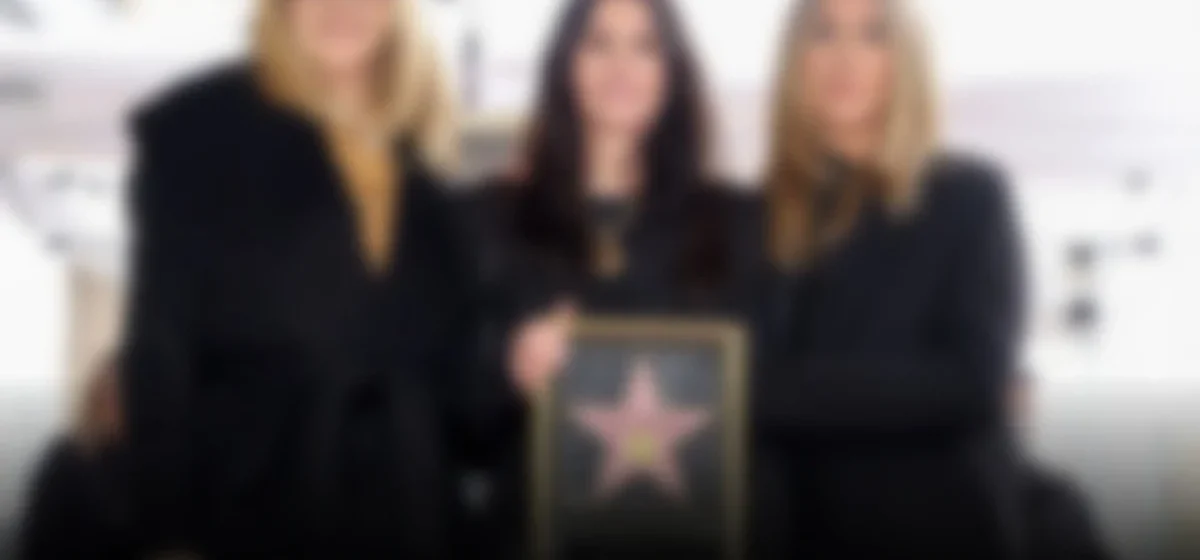 Un nuevo brillo en Hollywood: Karol G, Pedro Pascal y Lisa Kudrow se suman al Paseo de la Fama