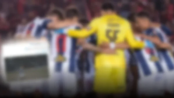 Alianza Lima se aferra a la cima tras un empate agónico en Arequipa
