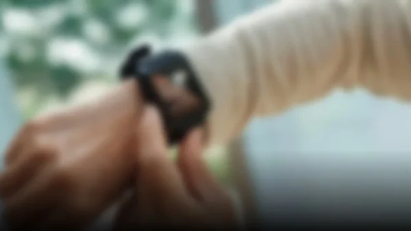 Un smartwatch salva la vida de un hombre en California al detectar una frecuencia cardíaca alarmante