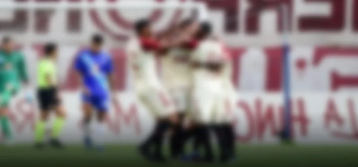Universitario celebra su aniversario con un duelo crucial ante Sporting Cristal