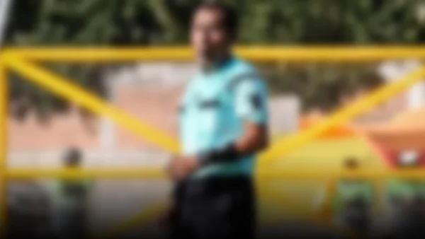 El clásico peruano bajo la lupa: Micke Palomino, un árbitro en el ojo del huracán