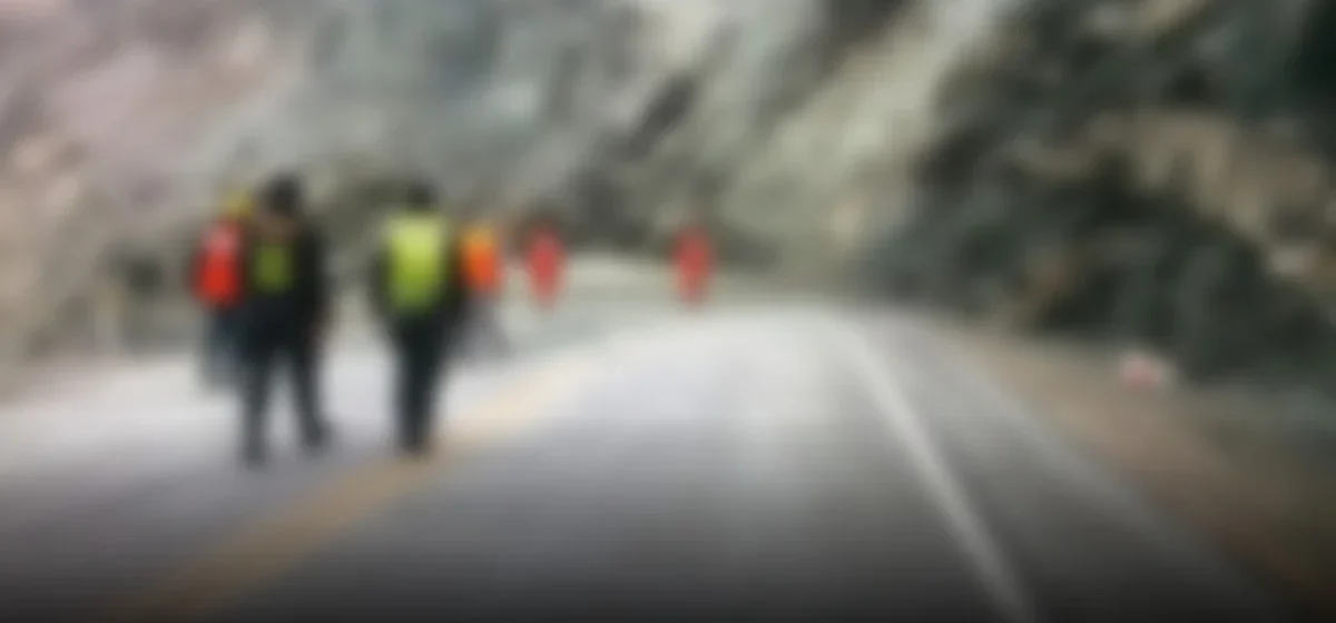 Emergencia en Arequipa: Derrumbe bloquea la Panamericana Sur y causa caos vehicular