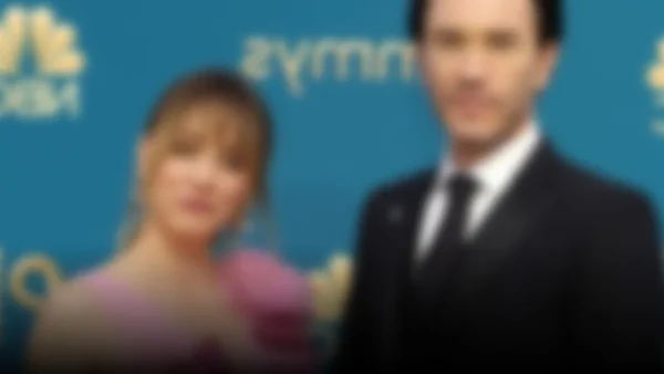 Emmy 2023: Tom Pelphrey conmueve con su discurso y hace llorar a Kaley Cuoco