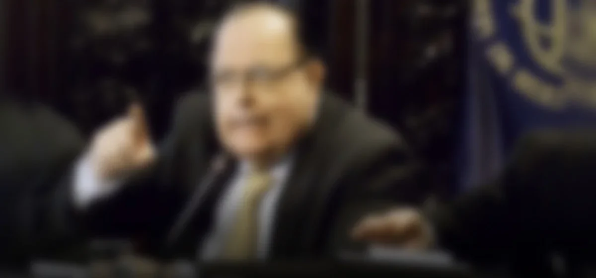 Julio Velarde advierte sobre el colapso de servicios esenciales en Perú