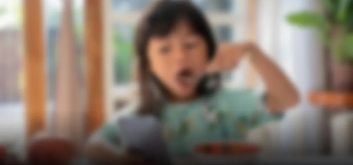La hora de comer: ¿un momento para disfrutar o una distracción digital?