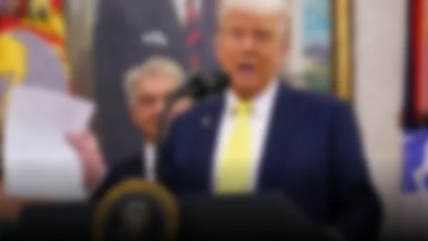 Trump intensifica la guerra contra los medios: vetos a CNN y MSNOW en la Casa Blanca