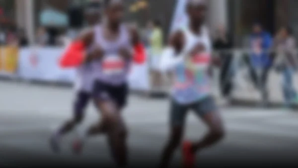 Amos Kipruto y Hawi Feysa brillan en la Maratón de Chicago 2026