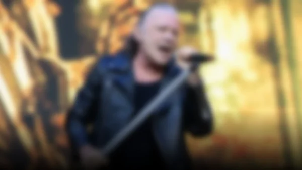 Bruce Dickinson de Iron Maiden: Un viaje musical y personal hacia la historia