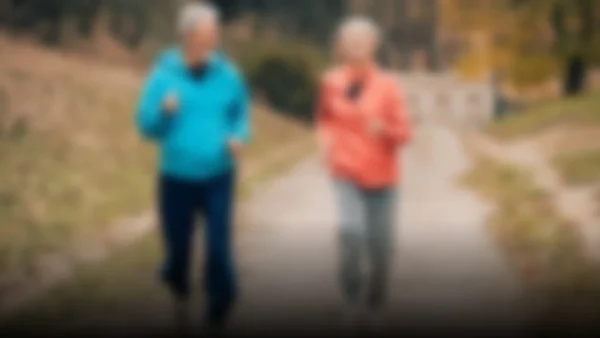 El secreto de la longevidad: caminar y fortalecer la masa muscular después de los 50