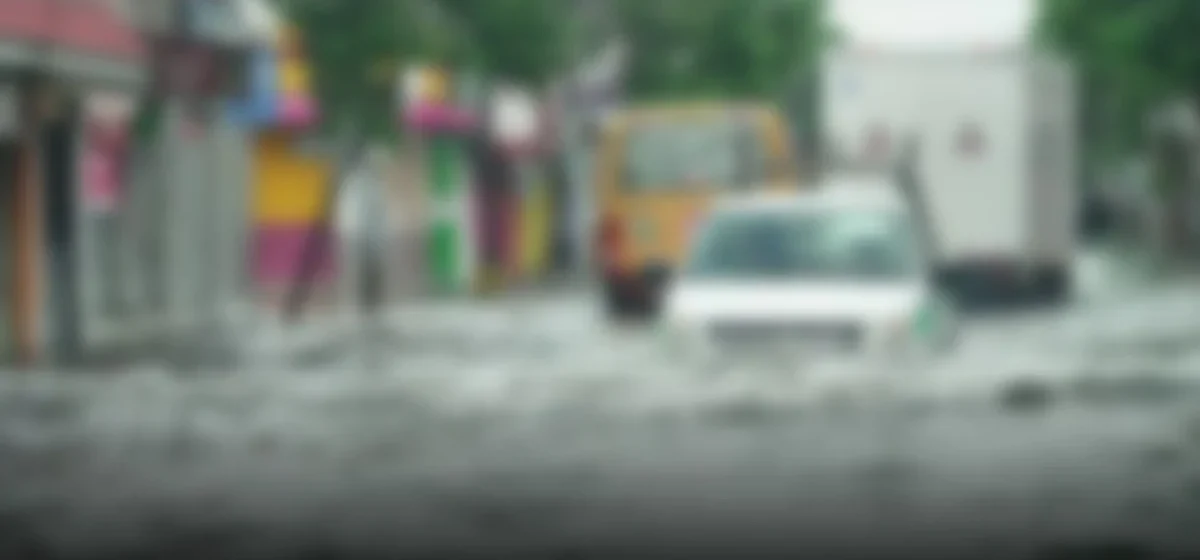 Guayaquil enfrenta crisis por torrenciales lluvias: clases suspendidas y alerta de nuevas tormentas