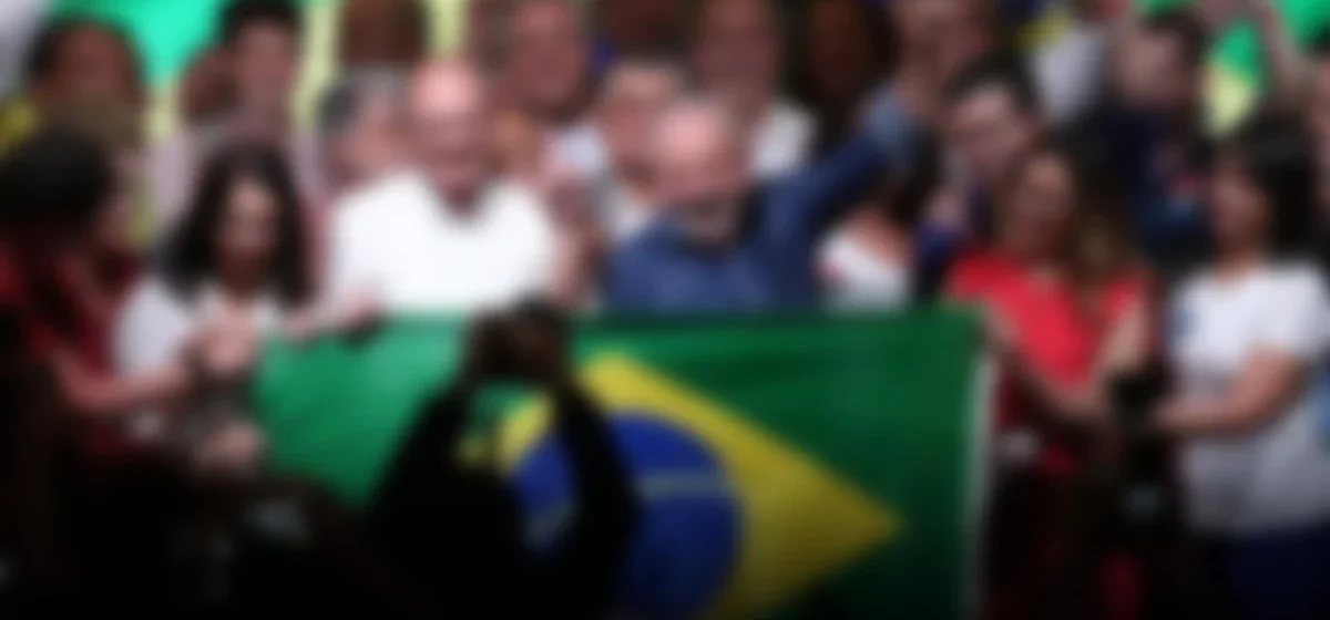 Lula se muestra optimista en Río de Janeiro a un día de la crucial segunda vuelta electoral