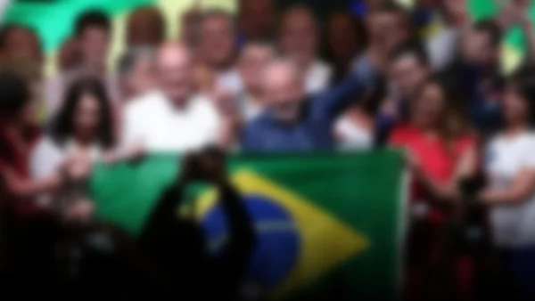 Lula se muestra optimista en Río de Janeiro a un día de la crucial segunda vuelta electoral