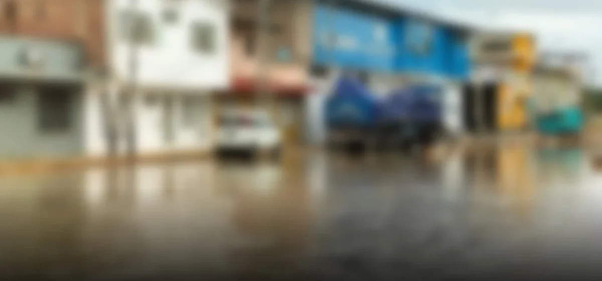 Tumbes enfrenta severas inundaciones tras tormenta eléctrica inusitada
