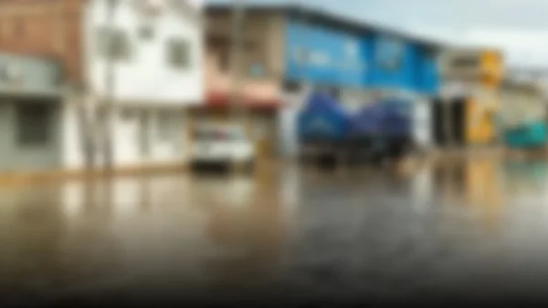 Tumbes enfrenta severas inundaciones tras tormenta eléctrica inusitada
